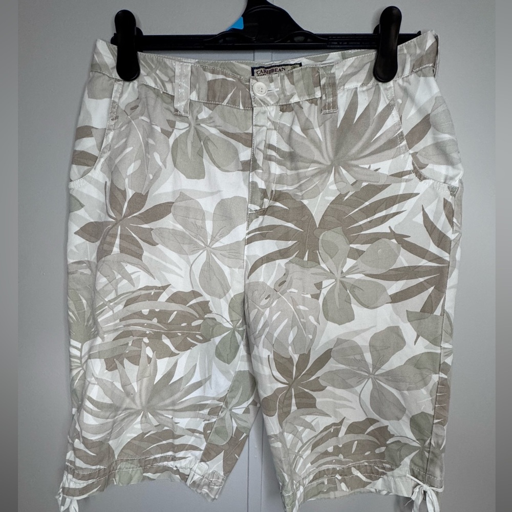 Caribbean Joe Beige and White Tropical Print Women’s Shorts